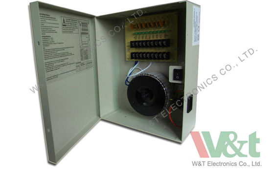 AC 24V 4 Amp Kameralar, Erişim Kontrolü için 96W 8 Kanallı CCTV Güç Kaynağı