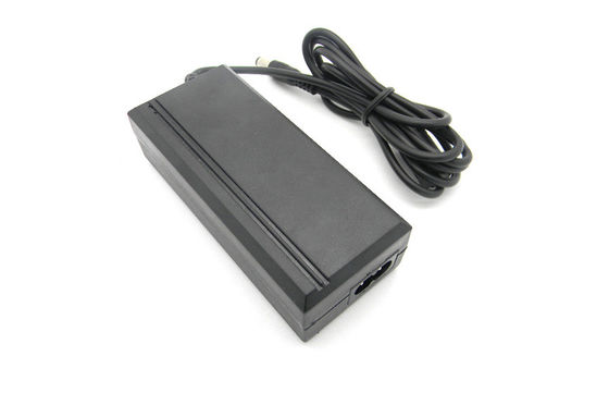 12V 2A AC DC Güç Adaptörüne Aşırı Akım / Sabit Akım 5.5x2.1mm