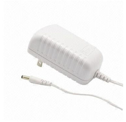 15W 12V 1.5A Evrensel AC güç adaptörü, duvara montaj tipi güç kaynağı