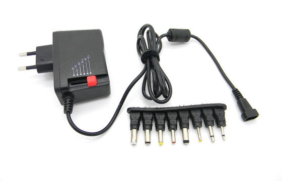 6 DC İpuçları 2500mA Evrensel Ayarlanabilir Gerilim 3-12V AC DC Güç Adaptörü