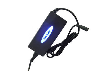 UK / US 90W Universal Laptop Power Adapter Automatic 5V 2.1A USB With LED