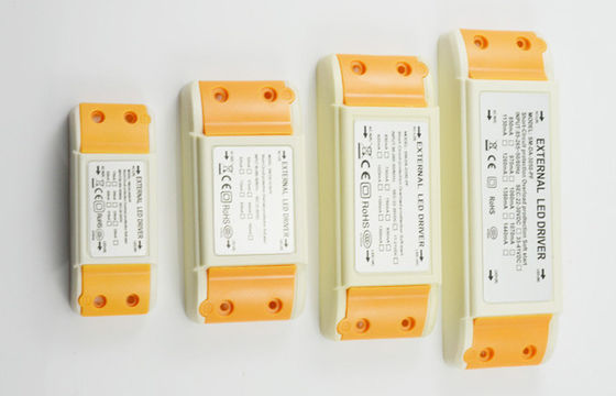 Yüksek verim 10W - 18W sürekli güncel LED Driver 0.8A RoHS, Hz 47-63 Hz